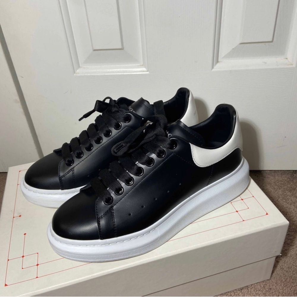 Size 40 (us 7) Alexander McQueen Oversized Sneaker Black White 2019